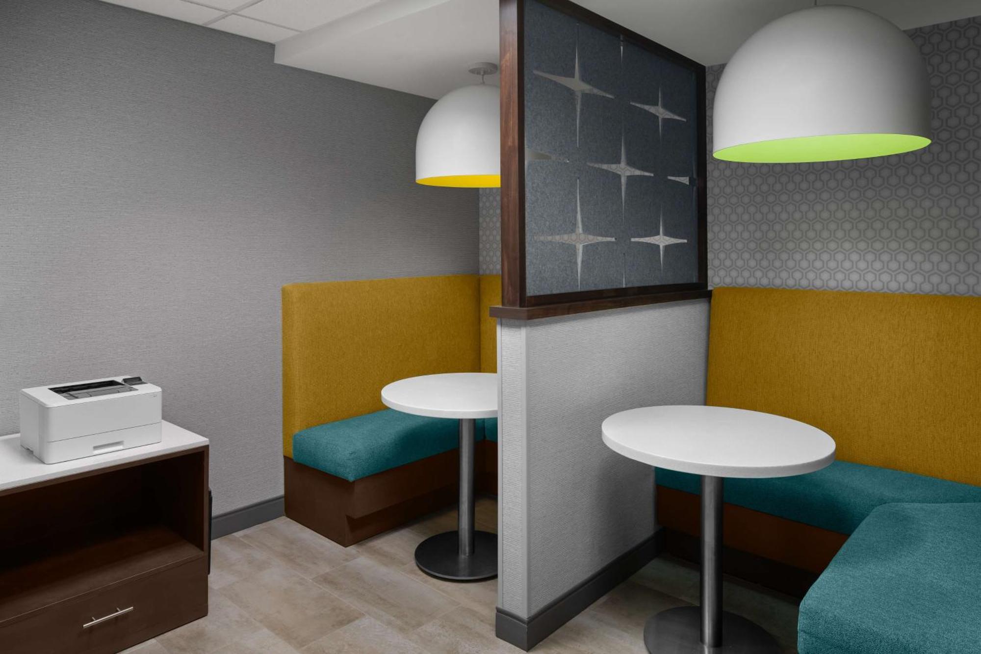 Hampton Inn & Suites Grand Rapids-Airport 28Th St Cascade Eksteriør bilde